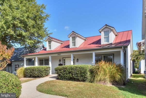 Exterior, Facade, Cape Cod
