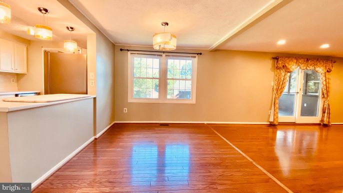 Empty room, Interior, Pendant Lights, Recessed Lighting, Wood Texture Flooring