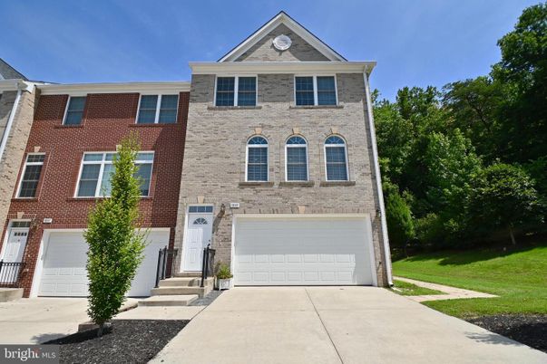 Attached, Exterior, Facade, Brick Facade, Rowhouse