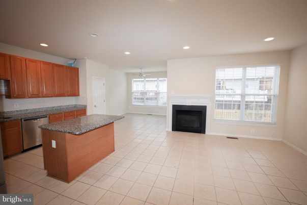 Fireplace, Interior, Kitchen, Recessed Lighting