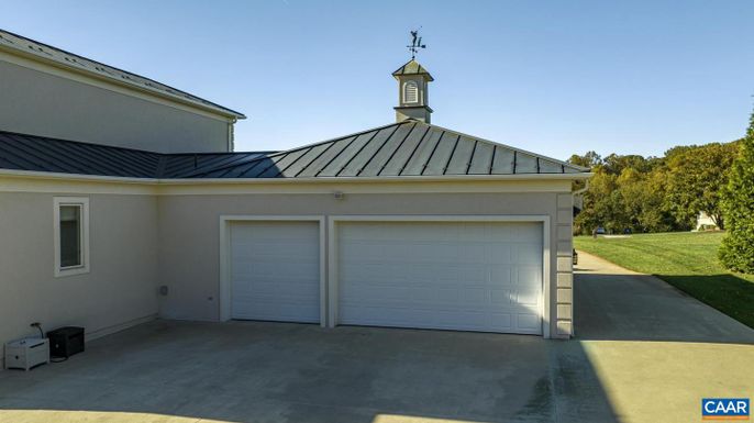 Detached Garage, Exterior