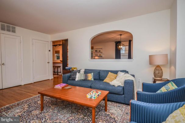 Interior, Living room, Pendant Lights, Wood Texture Flooring