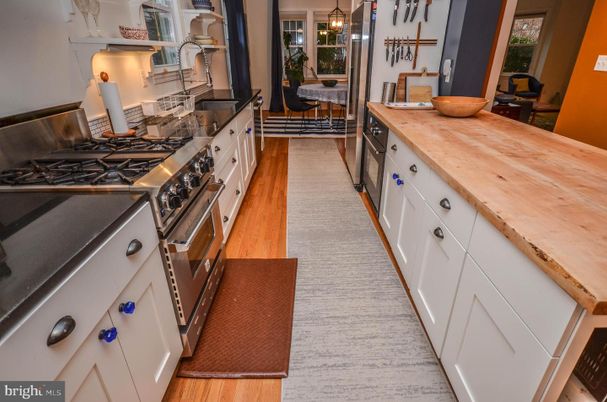 Dining room, Interior, Kitchen, Stainless Steel Appliances, Wood Texture Flooring