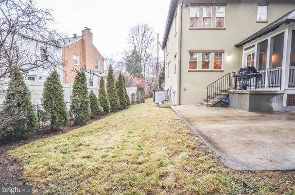 Backyard, Exterior