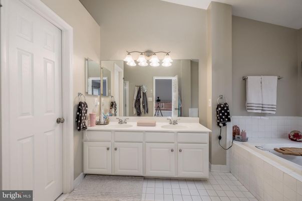Bathroom, Dual Sink Vanities, Interior