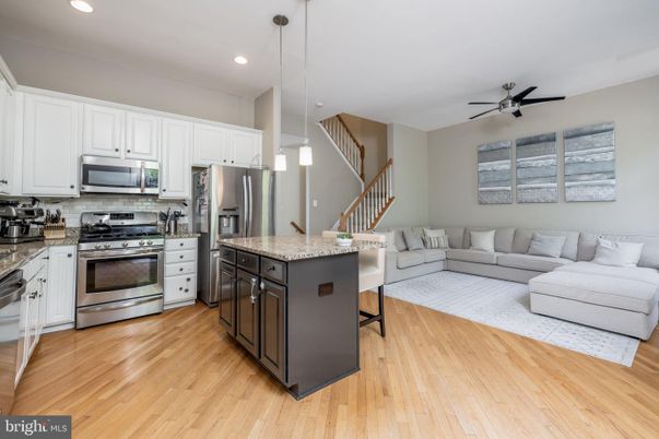 Interior, Kitchen, Living room, Pendant Lights, Recessed Lighting, Stainless Steel Appliances, Wood Texture Flooring
