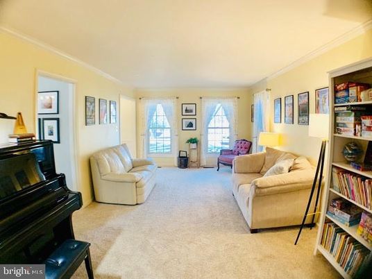 Interior, Living room, Piano