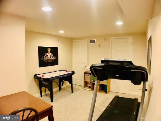 Game Room, Interior, Recessed Lighting