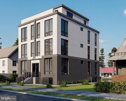 Exterior, Facade, Modern