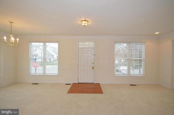 Chandelier, Empty room, Interior, Recessed Lighting
