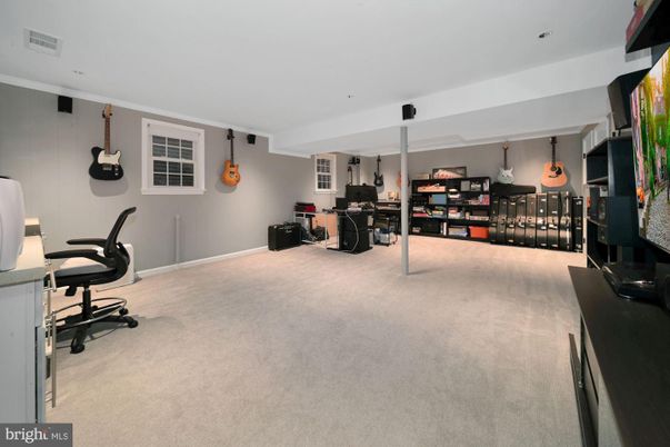 Home Office, Interior