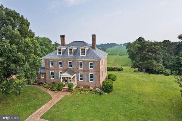 Backyard, Exterior, Facade, Brick Facade, Georgian