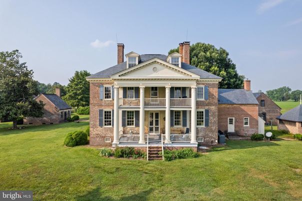Backyard, Exterior, Facade, Brick Facade, Georgian