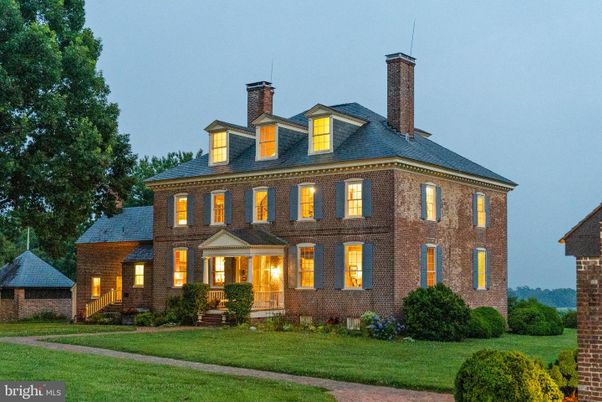 Exterior, Facade, Brick Facade, Georgian