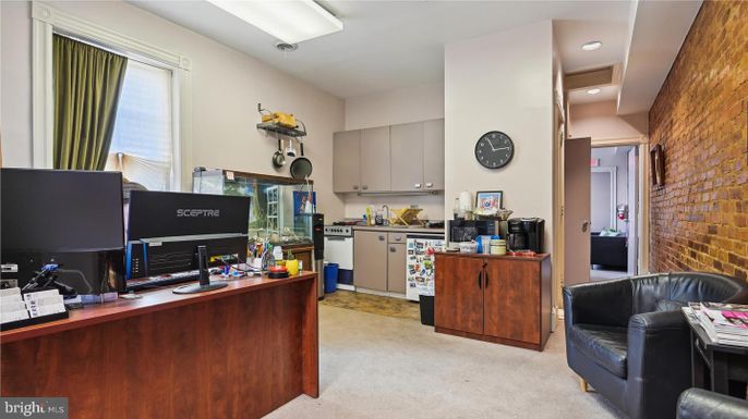 Home Office, Interior, Kitchen, Recessed Lighting, Stone Walls