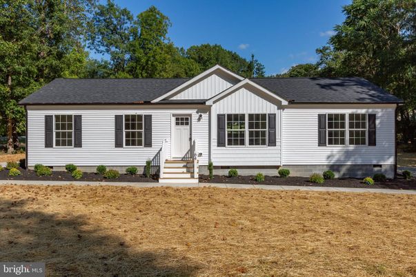 Exterior, Facade, Ranch
