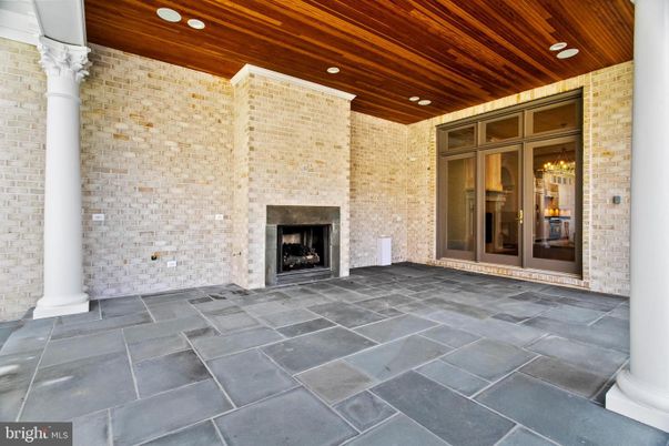 Exterior, Fireplace