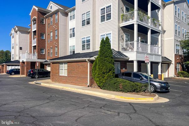 Exterior, Facade, Brick Facade, Rowhouse
