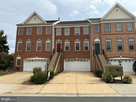 Attached, Exterior, Facade, Brick Facade, Rowhouse