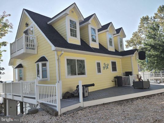 Exterior, Facade, Cape Cod