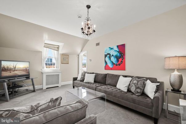 Chandelier, Interior, Living room