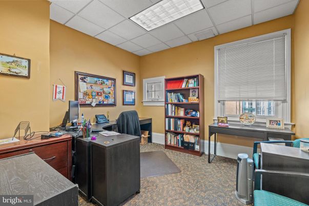 Home Office, Interior
