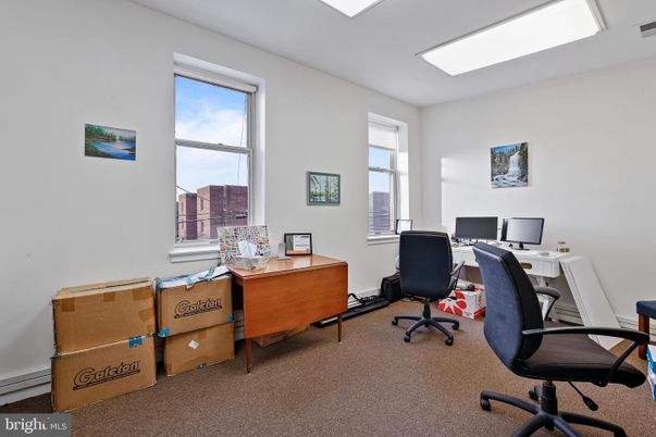 Home Office, Interior