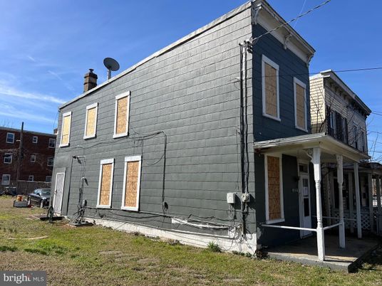 Exterior, Facade, None