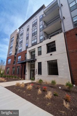 Exterior, Facade, Brick Facade, Rowhouse