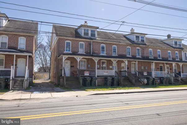 Exterior, Facade, Brick Facade, Georgian