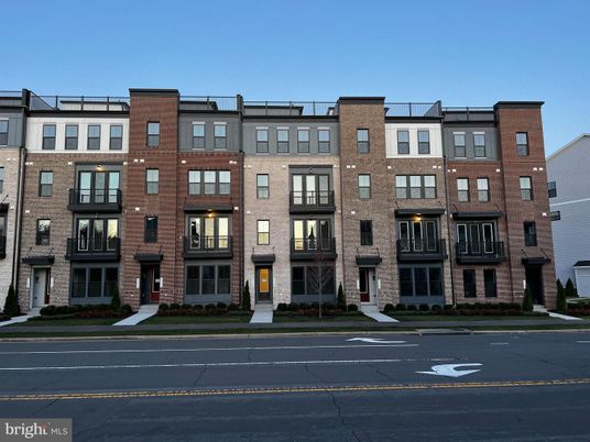 Exterior, Facade, Brick Facade, Rowhouse
