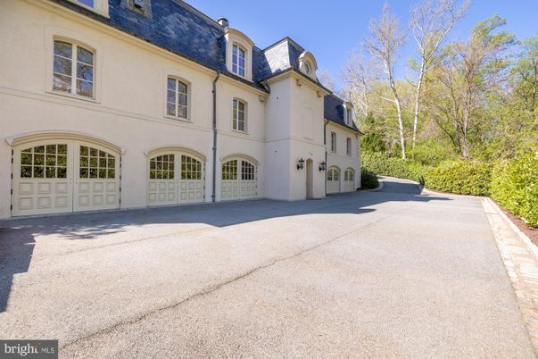 Attached, Exterior, Facade, French Provincial