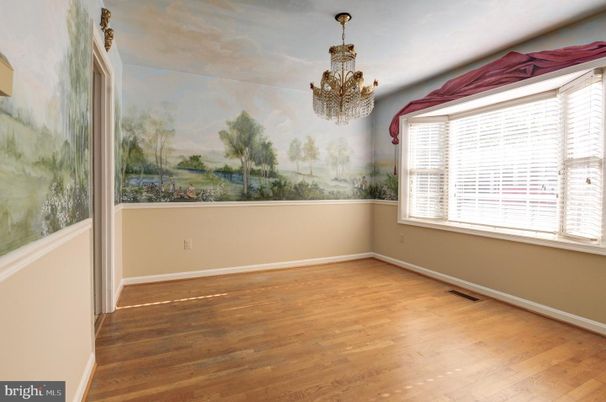 Chandelier, Empty room, Interior, Wood Texture Flooring