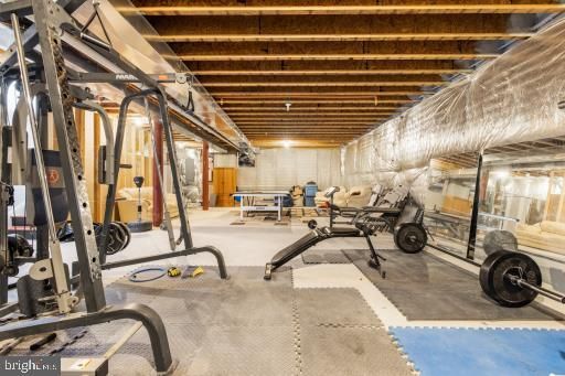 Fitness Equipment, Interior, Wooden Beams