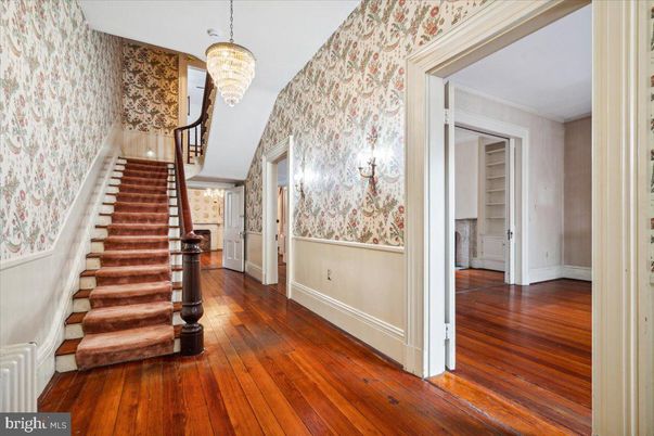 Chandelier, Interior, Wood Texture Flooring