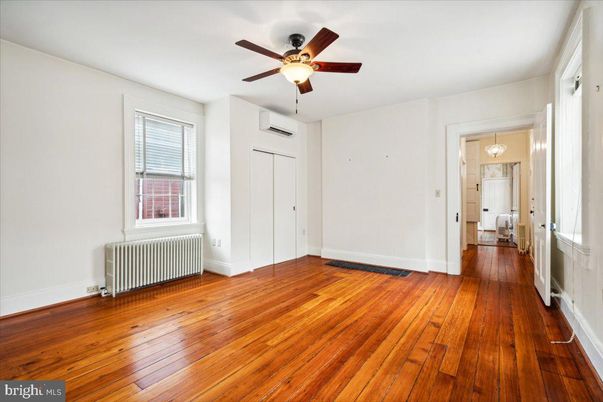Empty room, Interior, Pendant Lights, Wood Texture Flooring