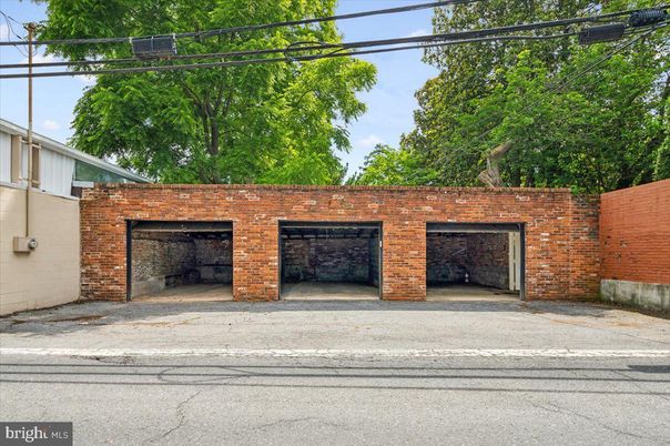 Exterior, Fireplace