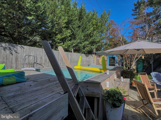 Exterior, Hot Tub, Pool