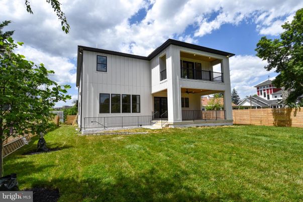 Backyard, Exterior, Facade, Farmhouse