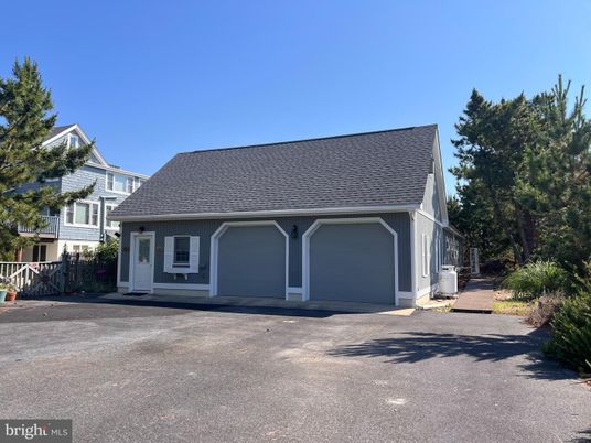 Detached Garage, Exterior