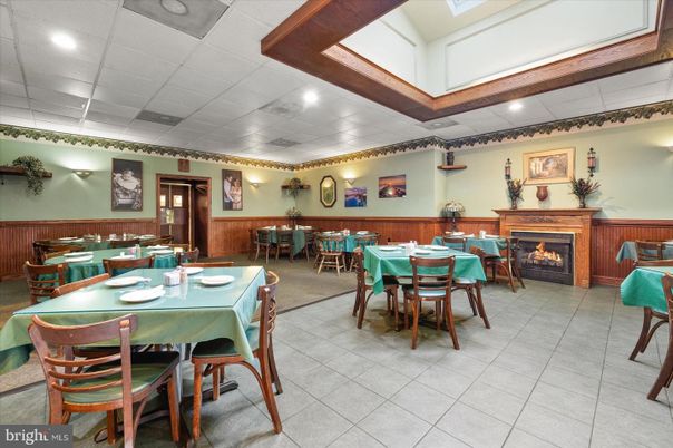 Dining room, Fireplace, Interior, Recessed Lighting