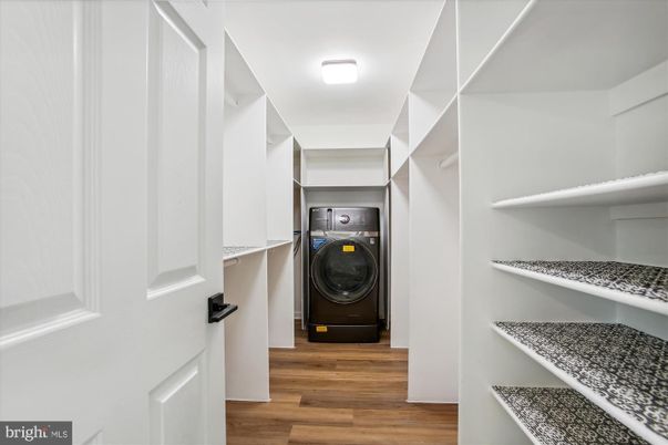 Interior, Utility Closets, Washer, Wood Texture Flooring