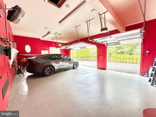 Garage, Interior
