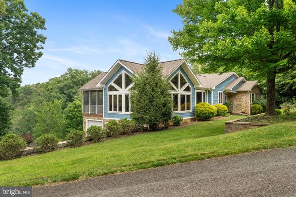 Attached, Exterior, Facade, Tudor Revival
