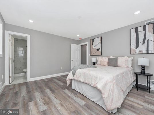 Bathroom, Bedroom, Interior, Recessed Lighting, Wood Texture Flooring