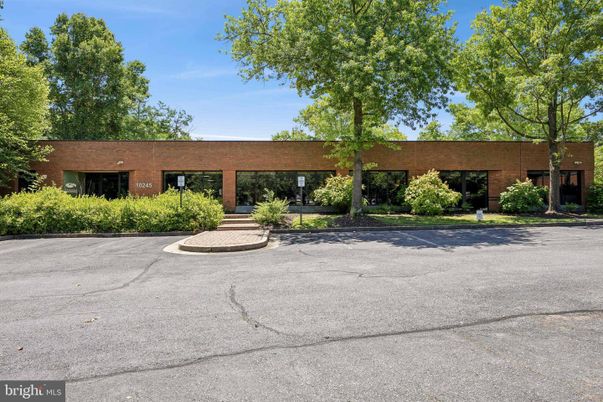 Exterior, Facade, Brick Facade, Ranch
