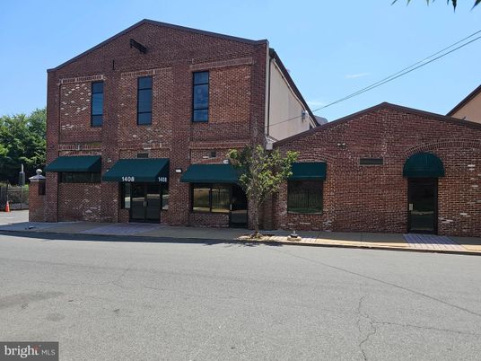 Exterior, Facade, Brick Facade, Brick Traditional