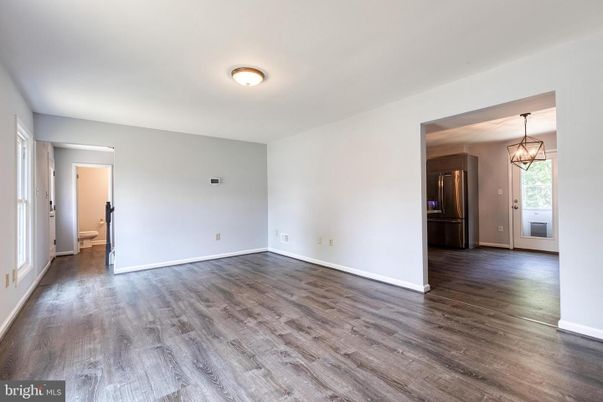Chandelier, Empty room, Interior, Pendant Lights, Wood Texture Flooring