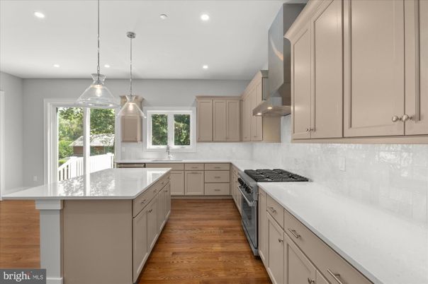 Interior, Kitchen, Pendant Lights, Recessed Lighting, Wood Texture Flooring