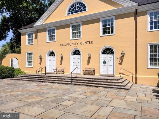Exterior, Facade, Georgian
